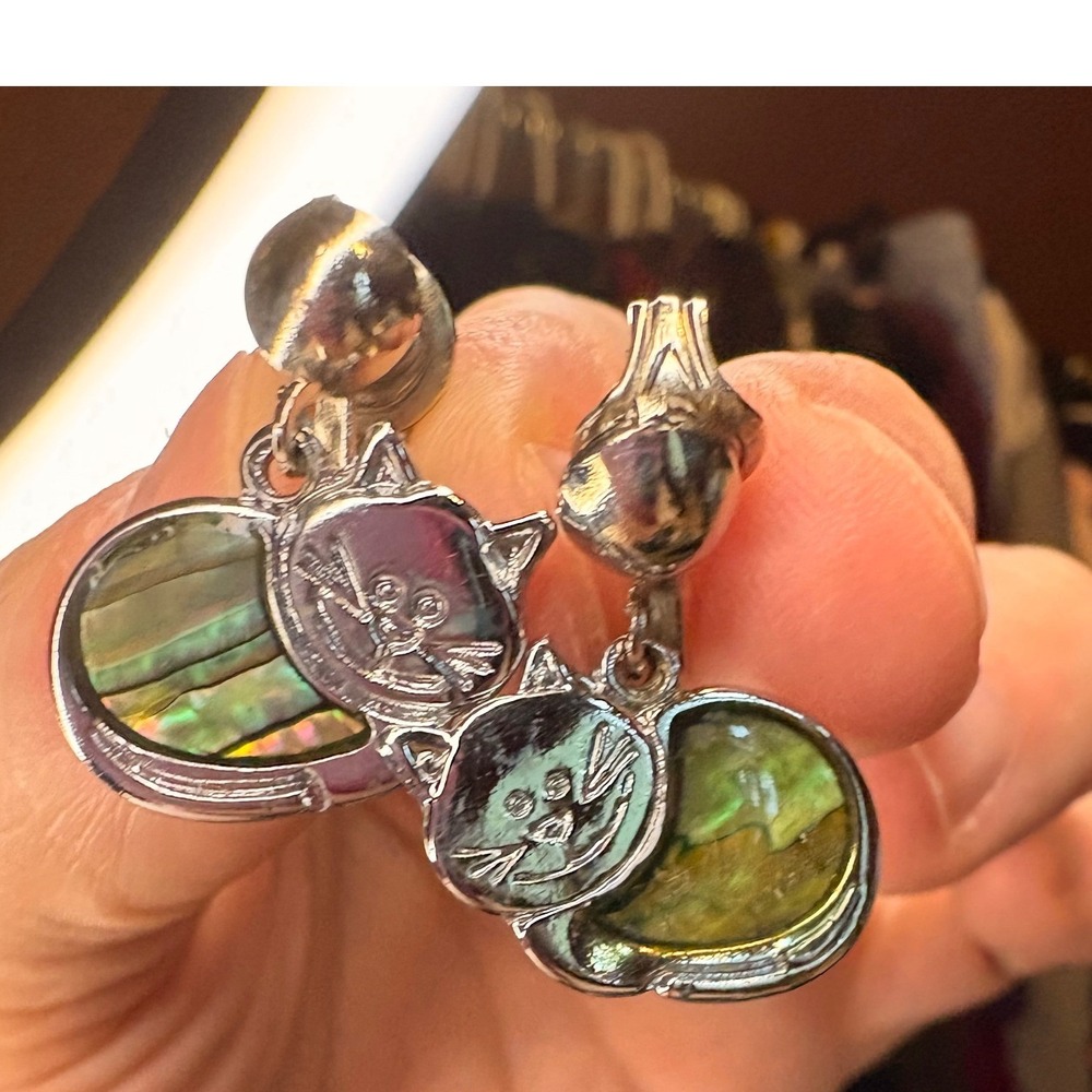 Vintage Silver Tone Abalone Shell Cat Clip On Earrings Iridescent Feline Jewelry